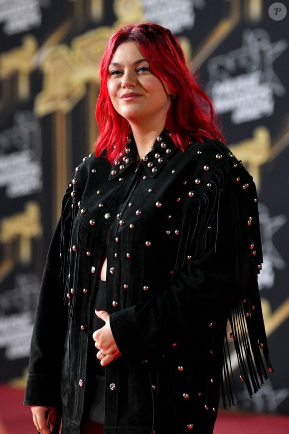 Louane au photocall de la 26ème édition des NRJ Music Awards à Cannes, le 1er novembre 2024. © Bebert-Guignebourg/Bestimage
