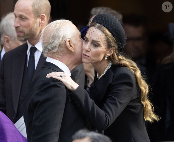 La famille royale durant les obsèques de la duchesse de Kent dans la cathédrale de Westminster à Londres le 16 septembre 2025. © Dana Press / Bestimage