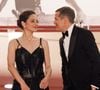 Marion Cotillard et Guillaume Canet, duo iconique

Marion Cotillard et Guillaume Canet - Descente des marches du film « Karma » lors du 79ème Festival International du Film de Cannes © Jacovides-Moreau / Bestimage