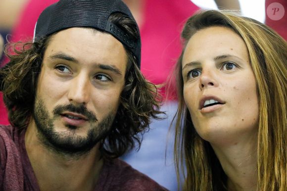 L'ancienne nageuse française Laure Manaudou et le musicien et chanteur français Jeremy Frerot assistent aux championnats de France de natation à Montpellier, France, le 3 avril 2016. Photo par Henri Szwarc/ABACAPRESS.COM