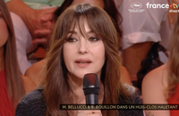 Monica Bellucci, invitée dans "C à vous" à Cannes, évoque son rapport à l'âge au travers de son personnage dans "Histoire de la nuit".