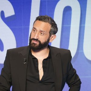 Exclusif - Cyril Hanouna, sur le plateau de l’émission « TPMP » présentée par C.Hanouna et diffusée en direct sur Youtube et sur toutes les box (SFR, FREE, Bouygues, MyCanal etc), Paris, France, le 19 mars 2025. © Jack Tribeca / Bestimage