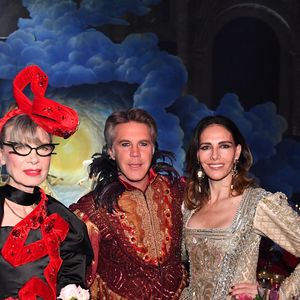 Le prince Emmanuel-Philibert de Savoie et Adriana Abascal participent au Bal du Doge lors du carnaval de Venise le 1er mars 2025.

© ilballodeldoge via Bestimage