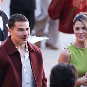 Depuis un peu plus d'un an, il peut toujours compter sur sa compagne Iris Mittenaere pour le soutenir dans tous ses projets.

Iris Mittenaere et Antoine Dupont lors de la 79e édition du Festival de Cannes, le 19 mai 2026 à Cannes, en France. 

Photo de Nacer Aissaoui/ABACAPRESS.COM