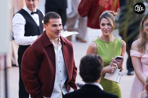 Depuis un peu plus d'un an, il peut toujours compter sur sa compagne Iris Mittenaere pour le soutenir dans tous ses projets.

Iris Mittenaere et Antoine Dupont lors de la 79e édition du Festival de Cannes, le 19 mai 2026 à Cannes, en France. 

Photo de Nacer Aissaoui/ABACAPRESS.COM