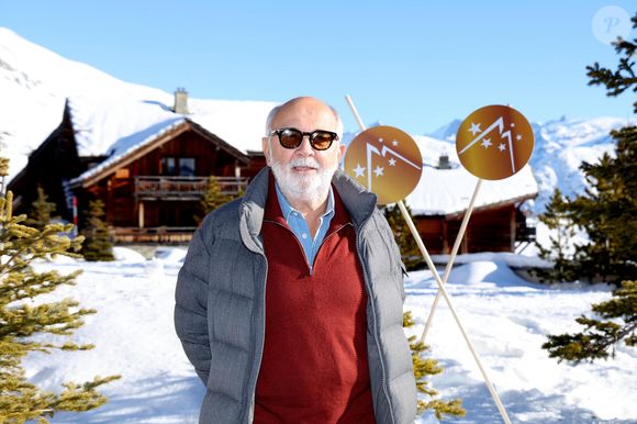 Gérard Jugnot au photocall du film "Y a pas de Réseau" dans le cadre de la 28ème édition du festival International du Film de Comédie à l'Alpe d'Huez, France, le 15 janvier 2025. © Dominique Jacovides/Bestimage