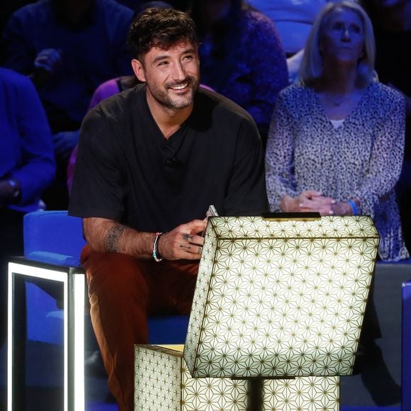 Exclusif - Jérémy Frérot - Enregistrement de l'émission "La Boîte à Secrets N°20" dans les studios de la Cité du Cinéma à Saint-Denis, présentée par F.Bollaert et diffusée le 10 janvier sur France 3
© Christophe Clovis / Bestimage