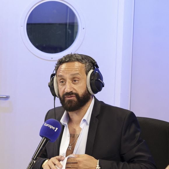 Exclusif - Cyril Hanouna sur le plateau de de l’émission « On Marche Sur La Tête » présentée par C.Hanouna et diffusée en direct sur Europe 1 à Paris le 29 avril 2025. © Jack Tribeca/Bestimage