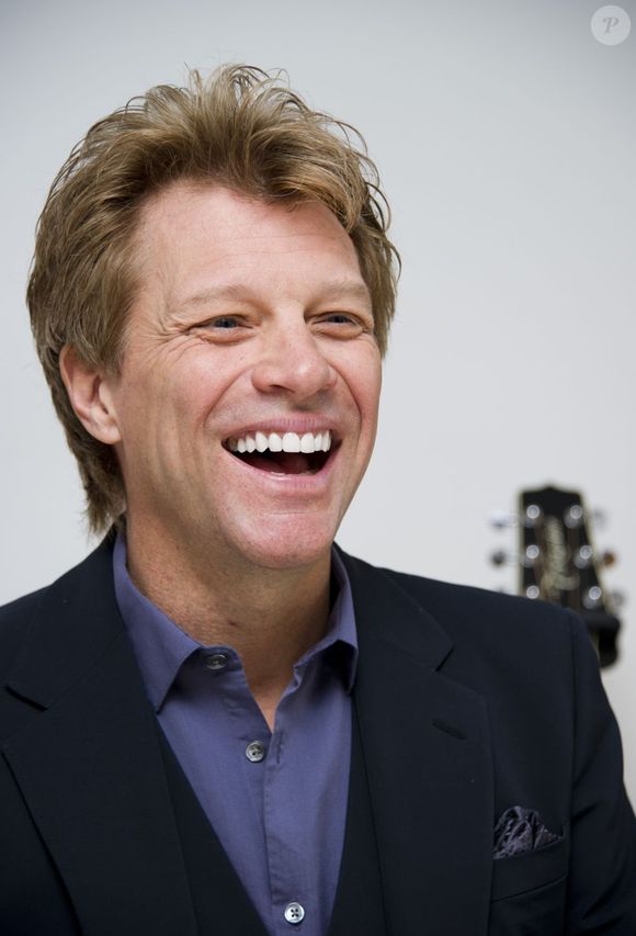 Deux chansons réalisées avec son groupe Bon Jovi, formé en 1983 et demeurant l'un des plus gros vendeurs de disques de l'époque, ainsi que l'un des groupes accomplissant les tournées mondiales les plus imposantes, notamment en termes de dates et de rythme.

Jon Bon Jovi, retrouve le sourire après l'overdose de sa fille Stephanie, lors de son passage à Beverly Hills, le 20 novembre 2012.
Abaca