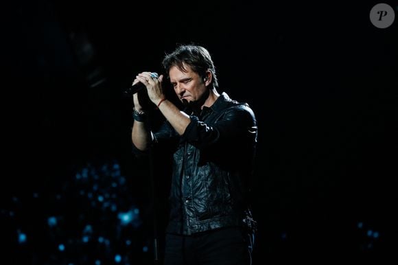 Exclusif - David Hallyday chante "Sang pour sang" en duo virtuel avec son père Johnny en utilisant l'IA - Enregistrement de l'émission "Les disques d'or de l'année" au Dôme de Paris, présentée par E.Gossuin et diffusée le 24 décembre à 21h10 sur M6
© Christophe Clovis / Bestimage