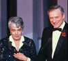 Yves Montand et Simone Signoret ont formé un couple emblématique.

Yves Montand et Simone Signoret lors de la cérémonie des Césars. © Jean-Claude Colin via Bestimage