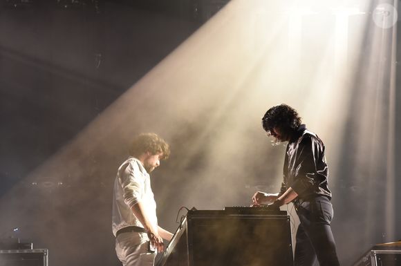 Autre groupe français primé ? Justice qui a remporté un gramophone pour le morceau "Neverender" avec Tame Impala, dans la catégorie meilleur enregistrement dance/électro.
Xavier de Rosnay et Gaspard Augé du groupe de musique électronique français Justice en concert lors du Festival Rock En Seine dans le Domaine de Saint-Cloud, France, le 26 août 2018. © Giancarlo Gorassini/Bestimage