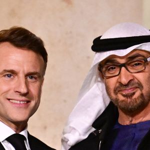 Le président Emmanuel Macron accueille Mohamed Bin Zayed Al-Nahyan, Président des Émirats Arabes Unis, au palais de l'Elysée pour une signature d’accord et un dîner de travail le 6 février 2025.

© Christian Liewig / Bestimage