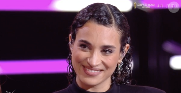 Camélia Jordana lors de la demi-finale de la "Star Academy" pour chanter avec Tiana - TF1