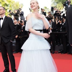 Elle Fanning - Montée des marches de la cérémonie de clôture du 78ème Festival International du Film de Cannes, au Palais des Festivals à Cannes. Le 24 mai 2025
© Olivier Borde/ Bestimage