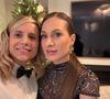 Ce vendredi 13 mars, l'heureuse maman de six enfants a célébré sur Instagram sa première année passée dans son immense maison d'enfance totalement rénovée.

Camille Santoro entourée de ses six enfants et de sa compagne Sophie dans sa nouvelle et immense maison.