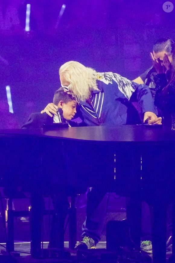 Michel Polnareff fête son anniversaire (79 ans) avec son fils Louka sur la scène de l'Accor Arena (Bercy) à Paris le 3 juillet 2023. Photo par Agence / Bestimage