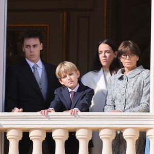Louis Ducruet, Sacha Casiraghi, Pauline Ducruet et la princesse Stéphanie de Monaco - La famille princière de Monaco au balcon du palais, à l'occasion de la Fête Nationale de Monaco. Le 19 novembre 2023
© Claudia Albuquerque / Bestimage