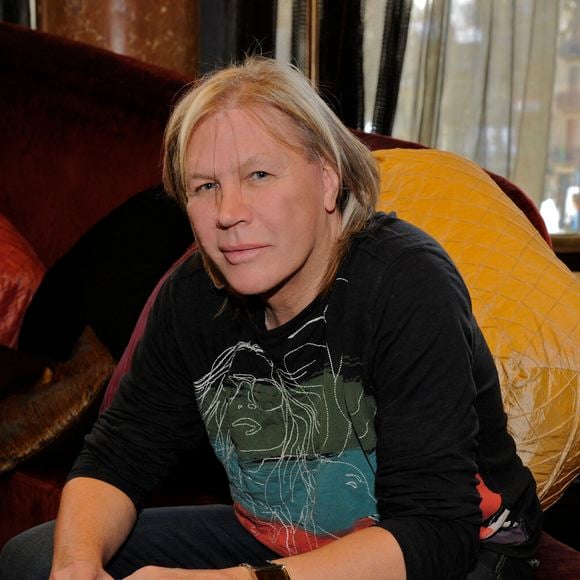 Originaire de Suisse, décédé hors du territoire helvète, l’interprète d’"Où sont les femmes" donnait du fil à retordre à son manager Yann Ydoux, désigné comme son exécuteur testamentaire. 

Exclusif - Patrick Juvet avant d'embarquer sur la croisiere Age Tendre Et Tetes De Bois sur le MSC Fantasia, a Barcelone, Espagne, le 16 Mars 2010. Photo de Dufour/APS-Medias/ABACAPRESS.COM