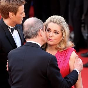 Benoît Magimel, Catherine Deneuve (Montre Jaeger-LeCoultre) et Pierre Lescure -  Montée des marches du film "La Tête Haute" pour l'ouverture du 68 ème Festival du film de Cannes – Cannes le 13 mai 2015 @DOMINIQUE JACOVIDES / BESTIMAGE