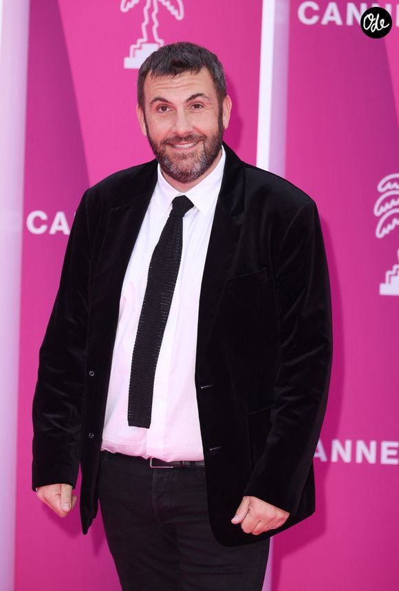 l souffre de voir son poids faire le yoyo à l'écran au fil des saisons de "Camping Paradis".

Laurent Ournac - Soirée d'ouverture de la 7ème saison de "CanneSeries" à Cannes le 5 avril 2024. © Denis Guignebourg/Bestimage