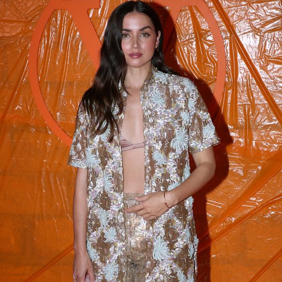 Ana de Armas au photocall du défilé de mode prêt-à-porter Louis Vuitton Printemps/été 2024 lors de la Fashion Week de Paris (PFW), à Paris, France, le 2 octobre 2023.  © Bertrand Rindoff/Bestimage