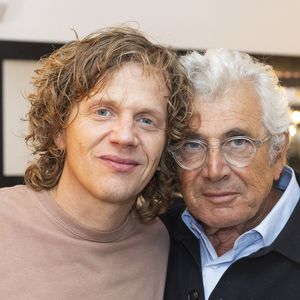 Exclusif - Alex Lutz, Michel Boujenah - Alex Lutz dans son spectacle "Sexe, Grog et Rocking Chair" au théâtre de Verdure lors du 41ème Festival de Ramatuelle le 5 aout 2025. © Cyril Bruneau / Festival de Ramatuelle / Bestimage