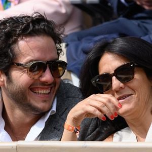 Florence Foresti et Alexandre Kominek dans les tribunes lors des Internationaux de France de tennis à Roland Garros le 29 mai 2022 à Paris, France. Photo by Laurent Zabulon/ABACAPRESS.COM