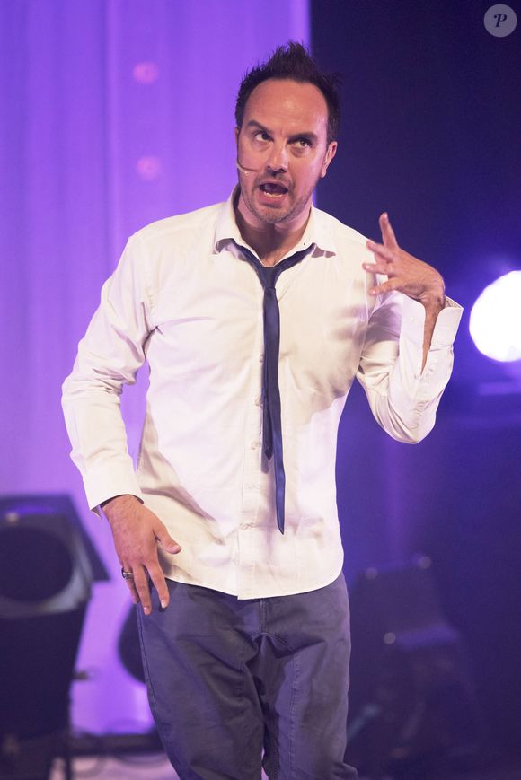 L'humoriste Jarry sur scene avec son spectacle "Atypique", lors du festival Performance d'Acteur a Cannes (06) le 18 avril 2017  - Photo by Syspeo.c/ANDBZ/ABACAPRESS.COM