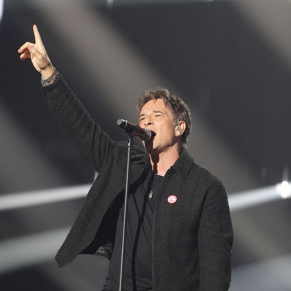 Exclusif - David Hallyday lors du concert du gala de Noël de l'association Tout le monde contre le cancer fête ses 20 ans diffusé le 24 décembre sur M6 à l'Adidas Aren Porte de la Chapelle à Paris, France, le 4 décembre 2025. © Coadic Guirec/Bestimage