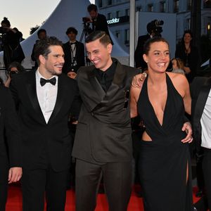 Mais sur les 88 jours de tournage, on apprend qu'ils n'en ont partagés que 5 selon Paris Match
François Civil, Raphaël Quenard, Adèle Exarchopoulos - Descente des marches du film « L’amour ouf » lors du 77ème Festival International du Film de Cannes, au Palais des Festivals à Cannes. Le 23 mai 2024
© Bruno Bebert / Bestimage