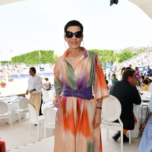 Exclusif - Cristina Cordula dans la tente VIP lors du Longines Paris Eiffel Jumping au pied de la Tour Eiffel sur le Champ-de-Mars à Paris, France, le 22 juin 2025.

© Perusseau-Veeren/Bestimage