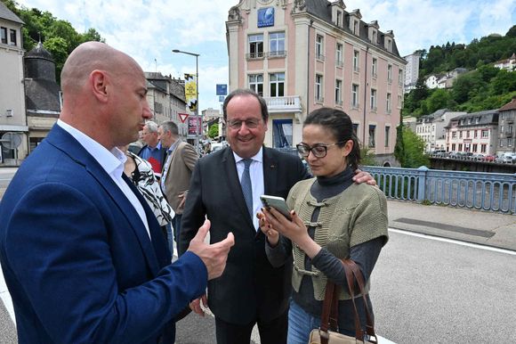L'ancien président français François Hollande photographié chez lui le 17 juin 2024 à Tulle, dans le centre de la France. Photo par Elodie Gregoire/ABACAPRESS.COM