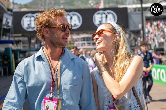 Pierre Casiraghi et son épouse Béatrice Borromeo dans le paddock lors des qualifications précédant le Grand Prix de Formule 1 de Monaco, au Circuit de Monaco, le 6 juin 2026 à Monte-Carlo, Monaco. Photo d'Alexis Jumeau/ABACAPRESS.COM