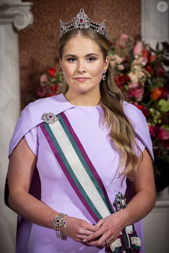 La princesse héritière Catharina-Amalia des Pays-Bas au banquet d'État au Palais royal lors de la visite d'État du sultan d'Oman aux Pays-Bas, premier jour à Amsterdam, aux Pays-Bas, le 15 avril 2025. © Dana Press / Bestimage