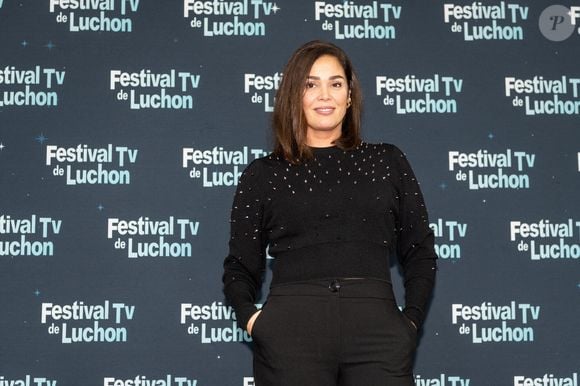 L'actrice française Lola Dewaere de la fiction télévisée Astrid et Raphaëlle pose lors d'un photocall au Festival TV de Luchon à Bagnere de Luchon, dans le sud-ouest de la France, le 11 février 2022. Photo de Daniel Derajinski / ABACAPRESS.COM