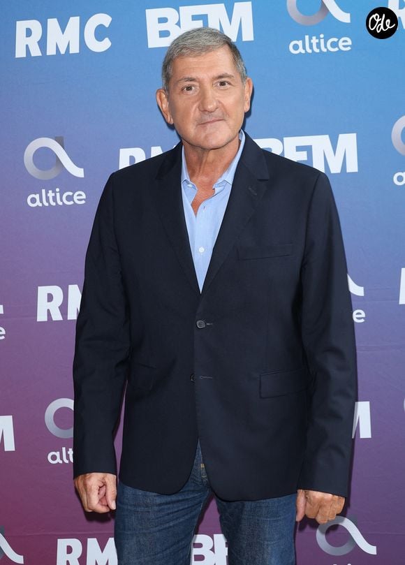 Ce grand professionnel des médias a accepté cette proposition en parfaite harmonie avec sa direction actuelle.

Yves Calvi lors de la conférence de presse de rentrée de BFM TV - RMC, du groupe Altice France, à Paris, en France, le 31 août 2023. © Coadic Guirec/Bestimage