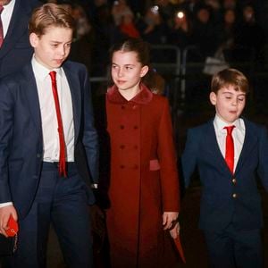 Le prince George de Galles, la princesse Charlotte de Galles, le prince Louis de Galles - La famille royale d'Angleterre assiste à la messe "Together At Christmas Carol" à l'abbaye de Westminster à Londres, Royaume-Uni le 6 Décembre, 2024