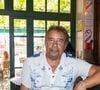 Le célèbre chanteur, qui fêtera bientôt ses 78 ans, s'associe à une experte du secteur pour donner vie à un projet inédit : "une banque des rêves du monde entier".

Exclusif - Laurent Voulzy lors des séances de dédicaces "Les Plumes de Ramatuelle" au café de l'Ormeau, le 10 août 2025.

© Cyril Bruneau / Bestimage
