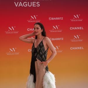 Marion Cotillard au Théâtre de la Gare du Midi lors de la Cérémonie d'ouverture du Festival international du film de Biarritz - Nouvelles Vagues 2026, le 23 juin 2026.  © Jean-Marc Lhomer / Bestimage