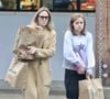 Angelina Jolie et sa fille Vivienne en mode plein de course à Los Angeles le 20 février 2024 © Backgrid USA / Bestimage