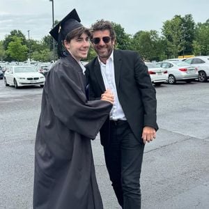 Si Oscar a choisi une voie radicalement différente de celle de ses parents, il reste leur portrait craché...

Instagram du fils aîné de Patrick Bruel : Oscar Bruel.