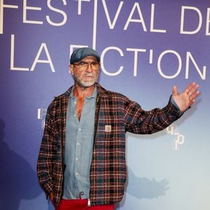 Eric Cantona - Photocall du film en compétition "Murder Club" lors de la 26ème Edition du Festival de la Fiction de La Rochelle. Le 11 septembre 2024. © Patrick Bernard / Bestimage