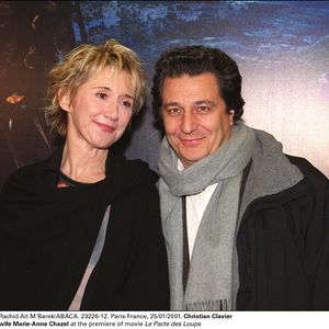 © Rachid Ait M'Barek/ABACA. 23226-12. Paris-France, 25/01/2001. Christian Clavier et son épouse Marie-Anne Chazel à la première du film Le Pacte des Loups