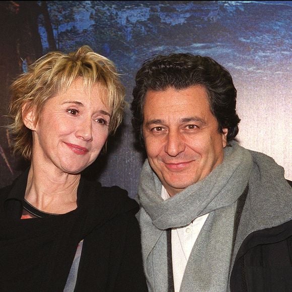 © Rachid Ait M'Barek/ABACA. 23226-12. Paris-France, 25/01/2001. Christian Clavier et son épouse Marie-Anne Chazel à la première du film Le Pacte des Loups