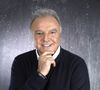 Alain Afflelou, figure incontournable de l’optique française, dirige aujourd’hui un empire de 1 468 magasins dans 20 pays, dont 827 en France, selon "Capital.fr". 

Portrait de Alain Afflelou lors de l'enregistrement de l'émission "Chez Jordan de Luxe" à Paris.
© Cédric Perrin / Bestimage