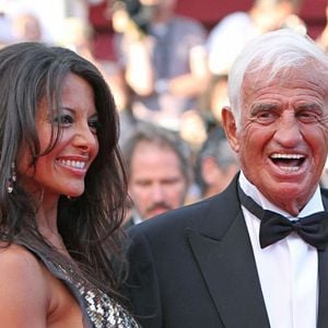 Barbara Gandolfi et Jean-Paul Belmondo lors de la projection du documentaire "Belmondo, itinéraire...", le 17 mai 2011, dans le cadre du 64e festival de Cannes.@Bestimage