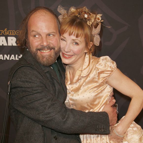 Les deux artistes sont très privés et ils préservent leur relation.

Philippe Katerine et sa compagne Julie Depardieu - Photocall de la 44ème cérémonie des César à la salle Pleyel à Paris. Le 22 février 2019 
© Christophe Aubert via Bestimage