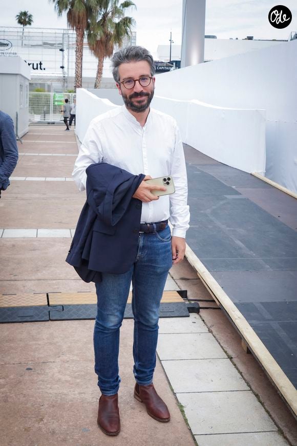 Lors de la conférence de rentrée du groupe, le numéro 2 de France Télévisions a commenté le sujet.

Exclusif - Stéphane Sitbon-Gomez - Emission "C à vous" à l'occasion de la présentation des films "Strange Way Of Life" et "Le règne Animal" lors du 76ème Festival International du Film de Cannes le 18 mai 2023. © Jack Tribeca / Bestimage