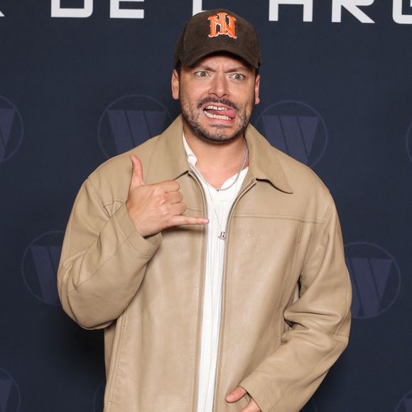 L'humoriste multiplie les projets : comedy club, restaurant chic, festival d'humour et marque de boisson.

Kev Adams assiste à la première de Largo Winch : Le Prix de l'argent au Grand Rex à Paris, France, le 18 juin 2024. Photo par Jerome Dominé/ABACAPRESS.COM